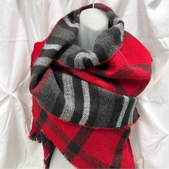 Red & charcoal blanket scarf wrap - Picture 3 of 6
